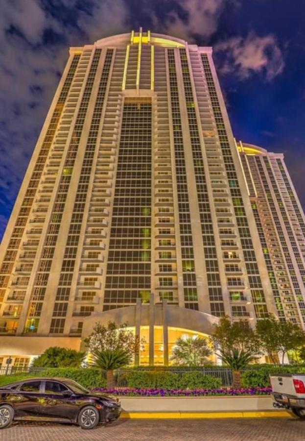 Balcony Suite Strip View Las Vegas Bagian luar foto