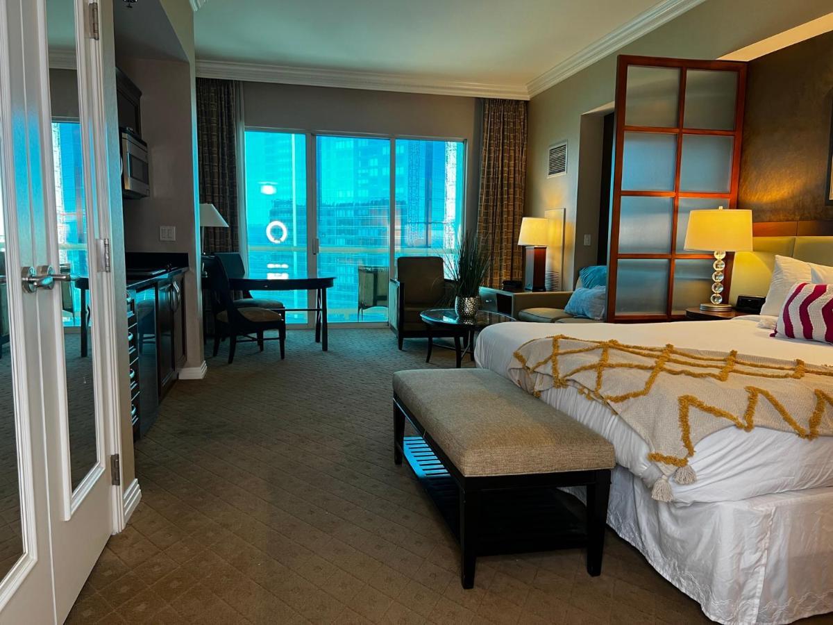Balcony Suite Strip View Las Vegas Bagian luar foto